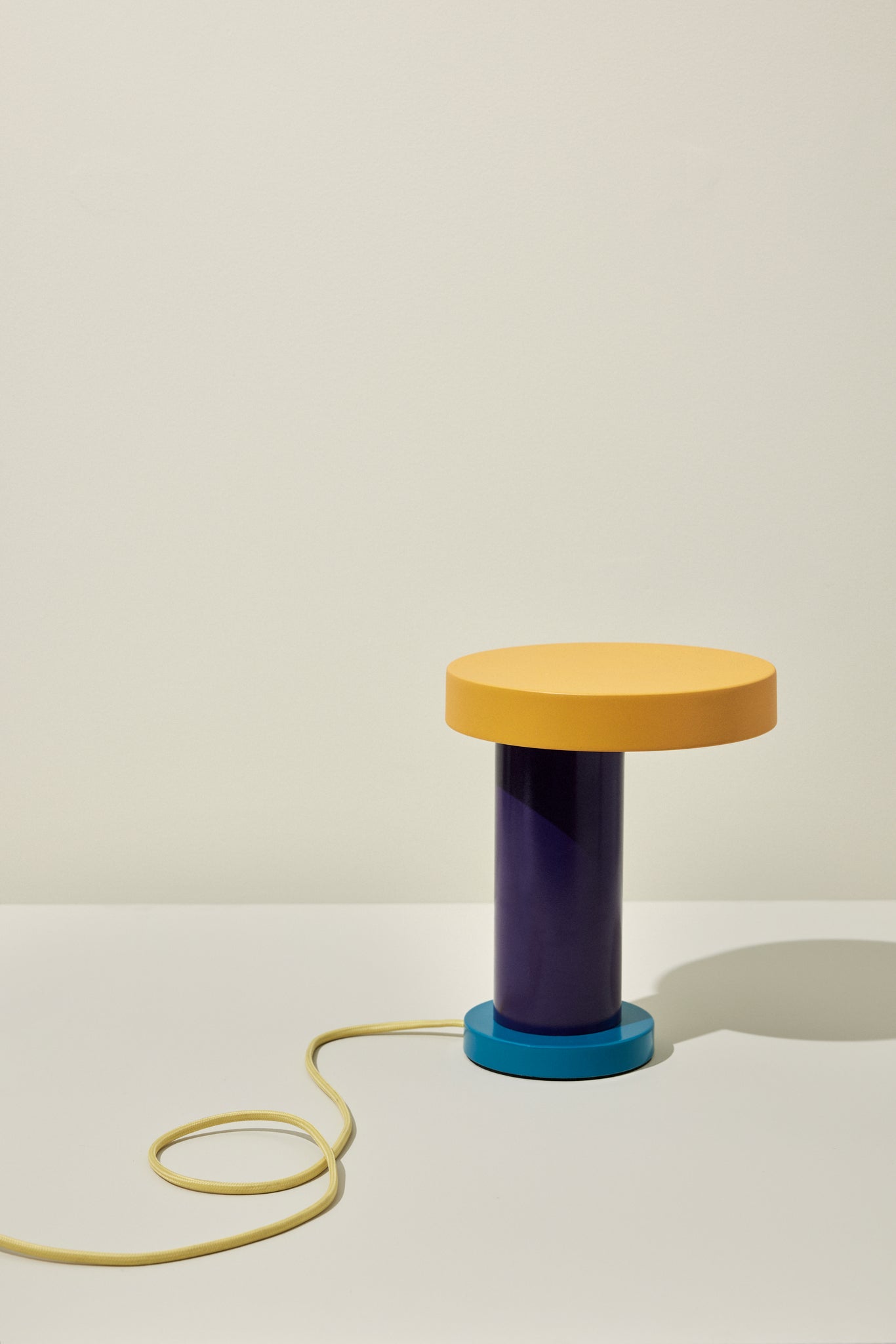 Lampe de table magique violette/jaune