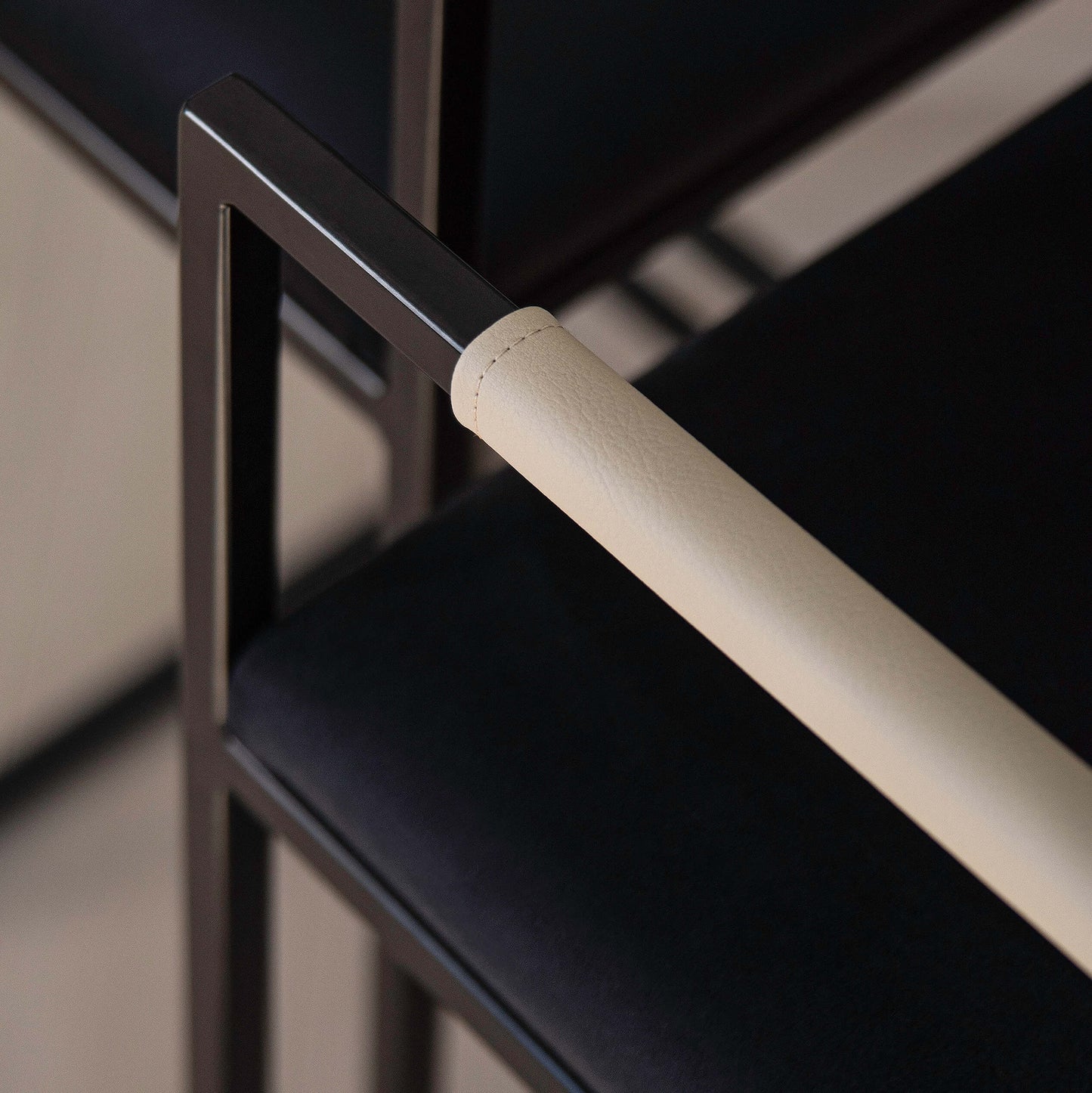 Ensemble de Deux Tabourets de bar DUC Sur-mesure