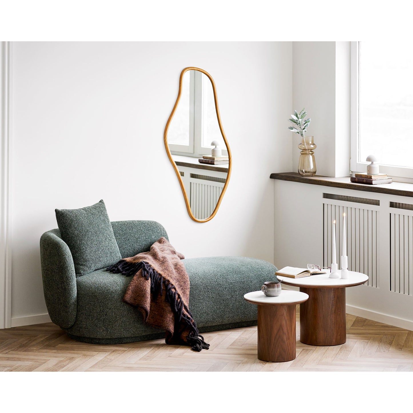 Table basse Noli - plateau en céramique/placage en frêne, blanc/marron foncé ø60x42 cm