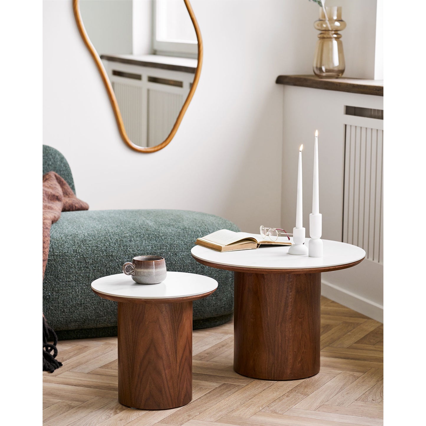 Table basse Noli - plateau en céramique/placage en frêne, blanc/marron foncé ø60x42 cm