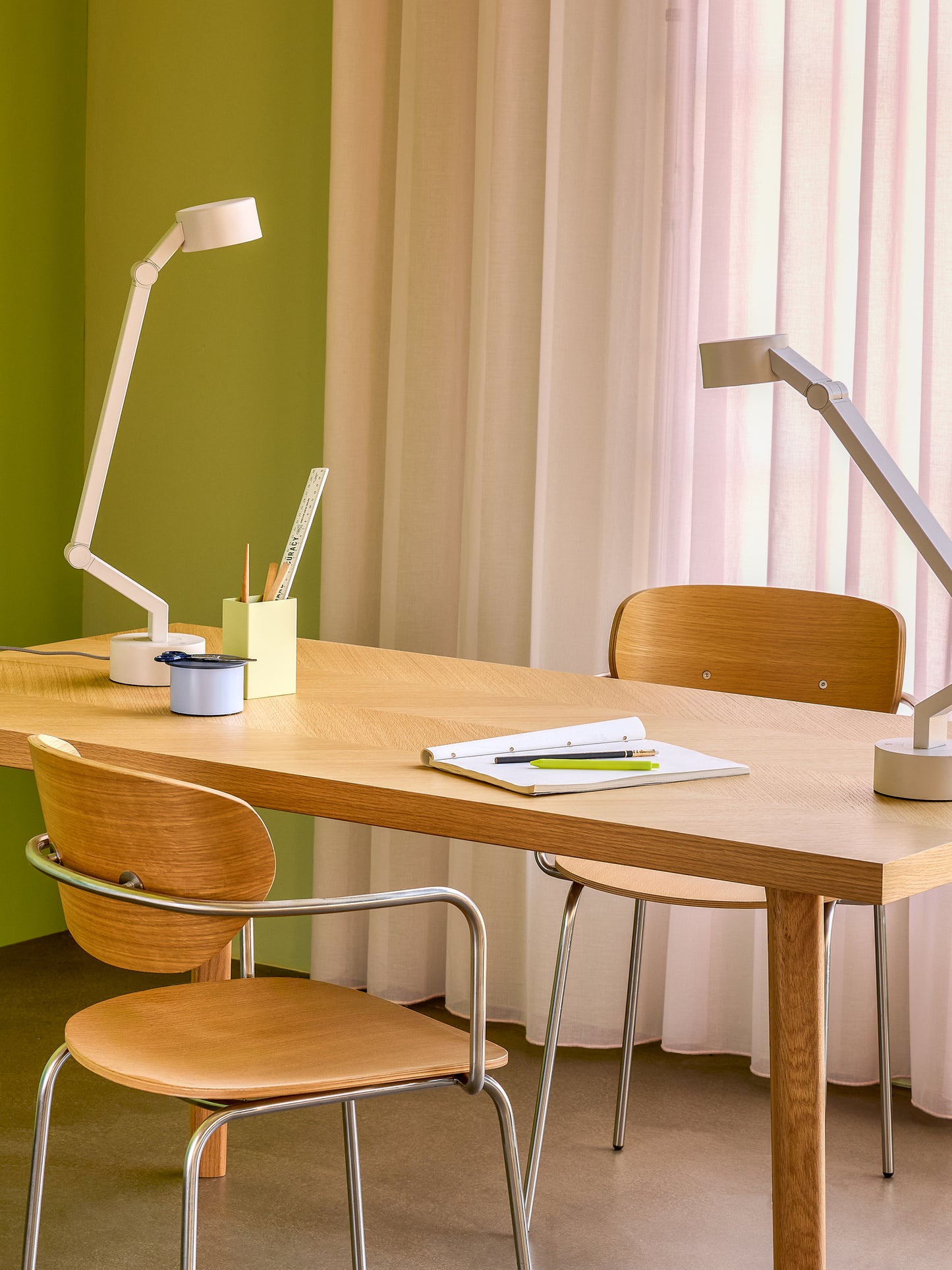 Lampe de table Verve gris clair